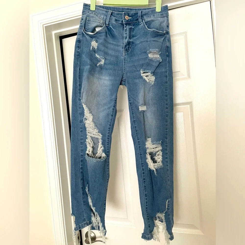 Distressed Denim Frayed Jeans NEW